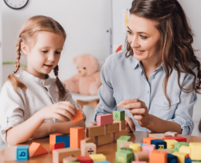 Rozhovor s ředitelkou Montessori školky a jesliček, která poskytuje rodičům odborné informace o respektující výchově